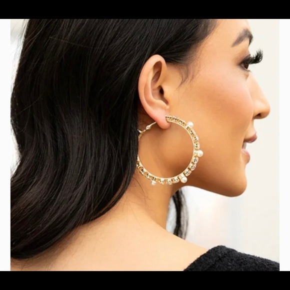 LAST ONE FIRST OFFER GETS IT Beautiful bling hoop earring! - Picture 2 of 2